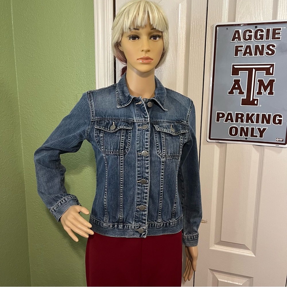 Classic Denim Women’s Crop Denim Jacket